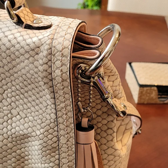 Barely used coach python handbag - Picture 14 of 16